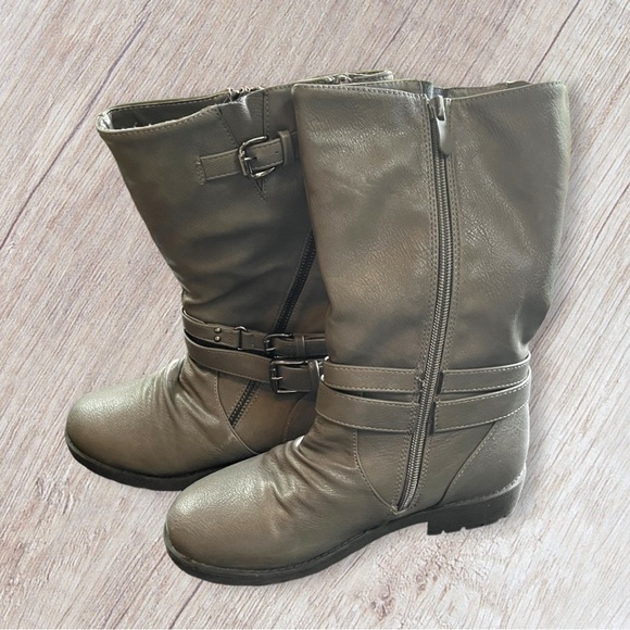 🟢5/$25  Dream pairs Gray Boots 4 - Picture 4 of 16